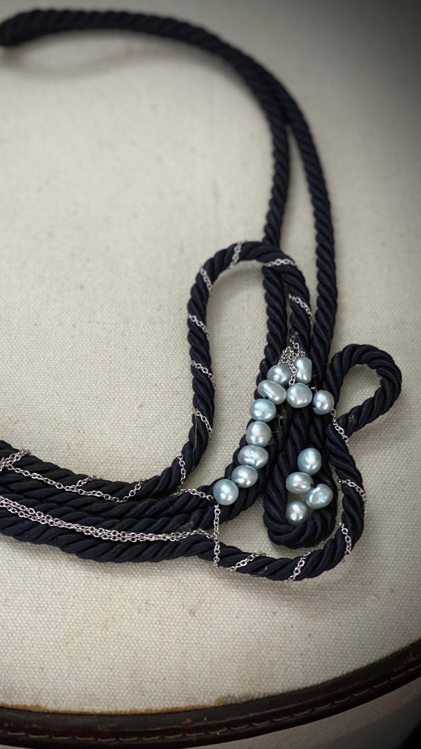 57 cm necklace in dark blue cord with river pearl embroidery and chain