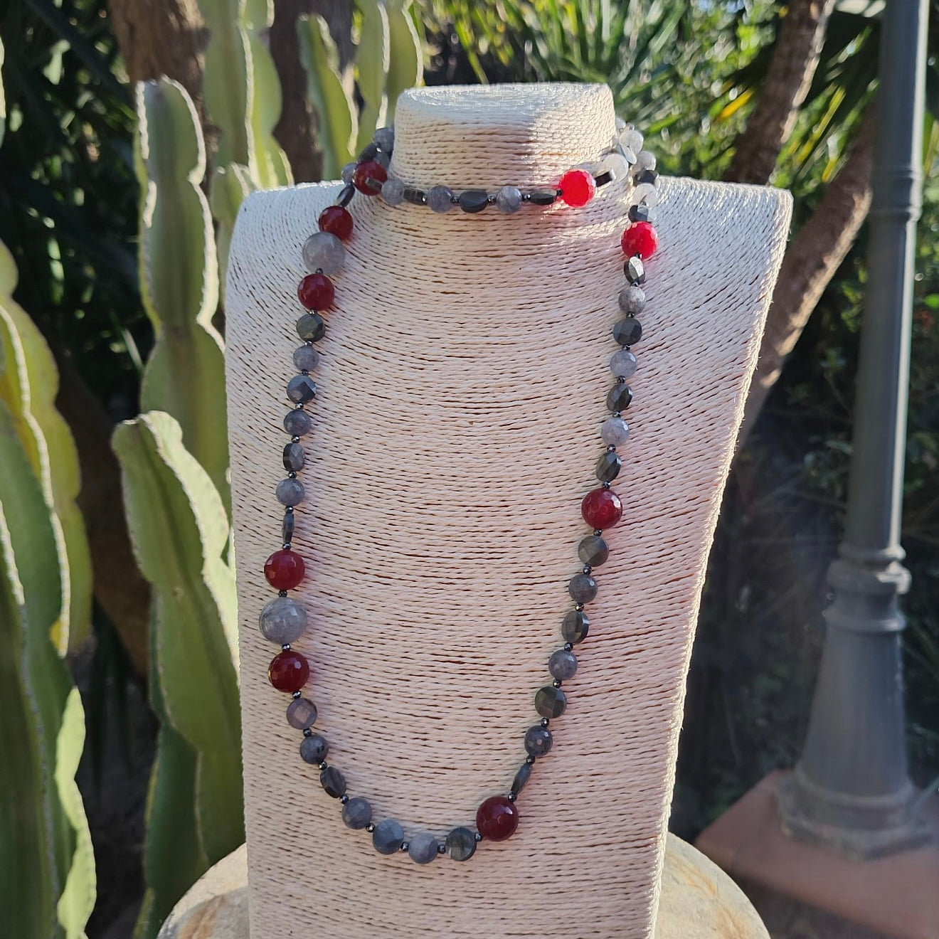 collana cm 109 in quarzo, giada, madreperla e ematite