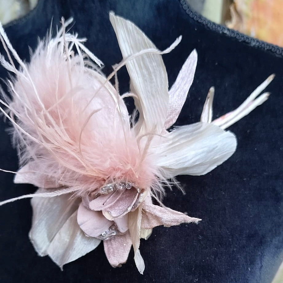 flower-shaped fabric pin cm