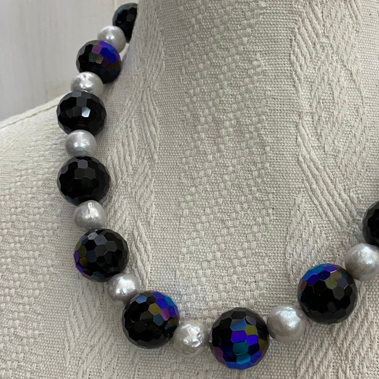 56cm pearl and metallic agate necklace