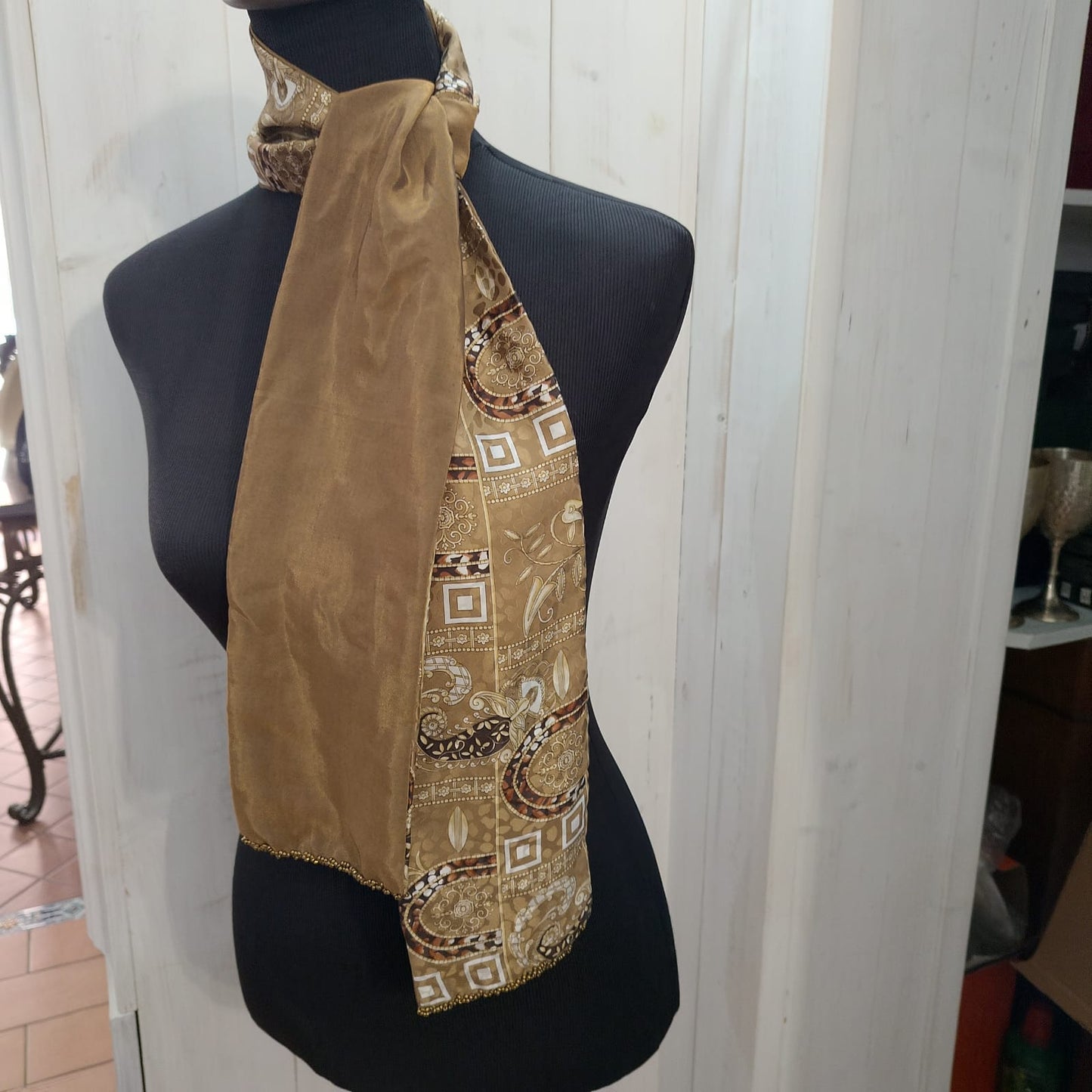 foulard in pura seta double-face con perline