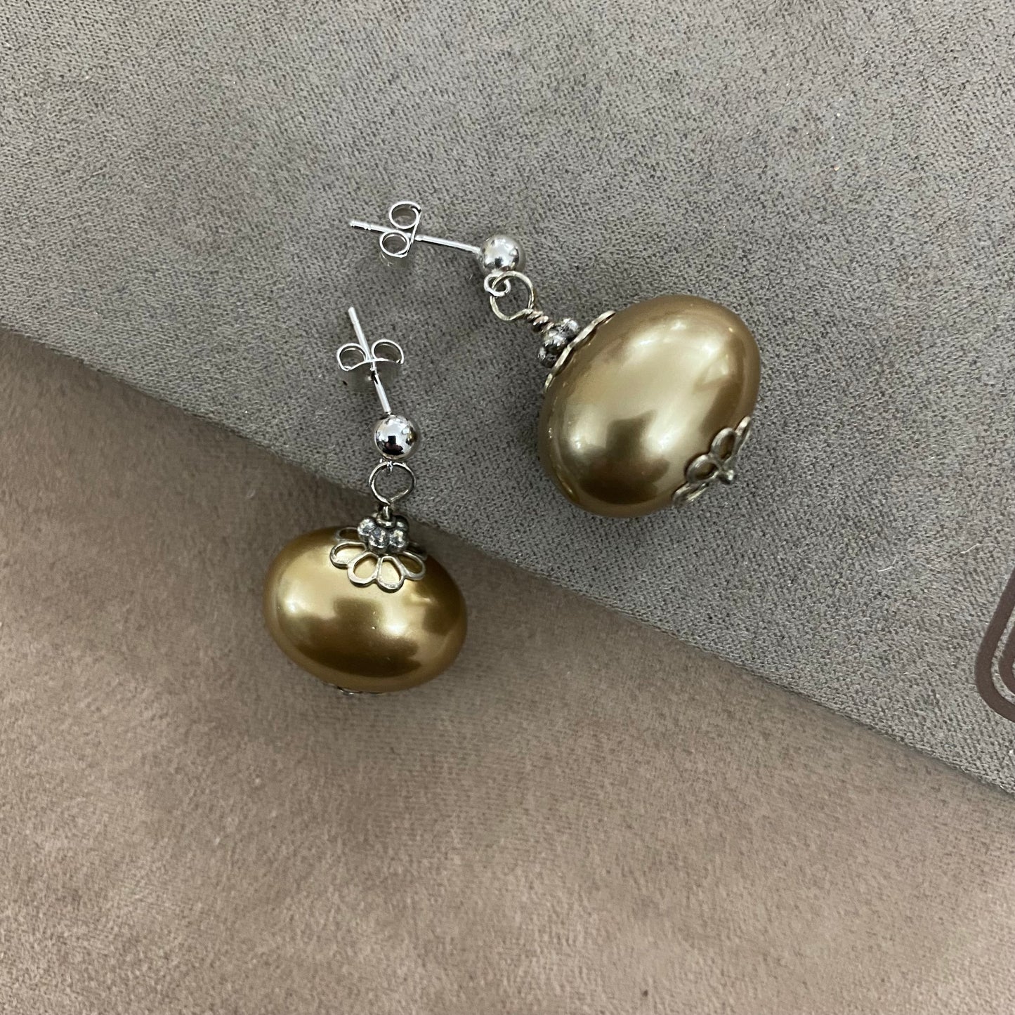 🆕 silver and pearl earrings