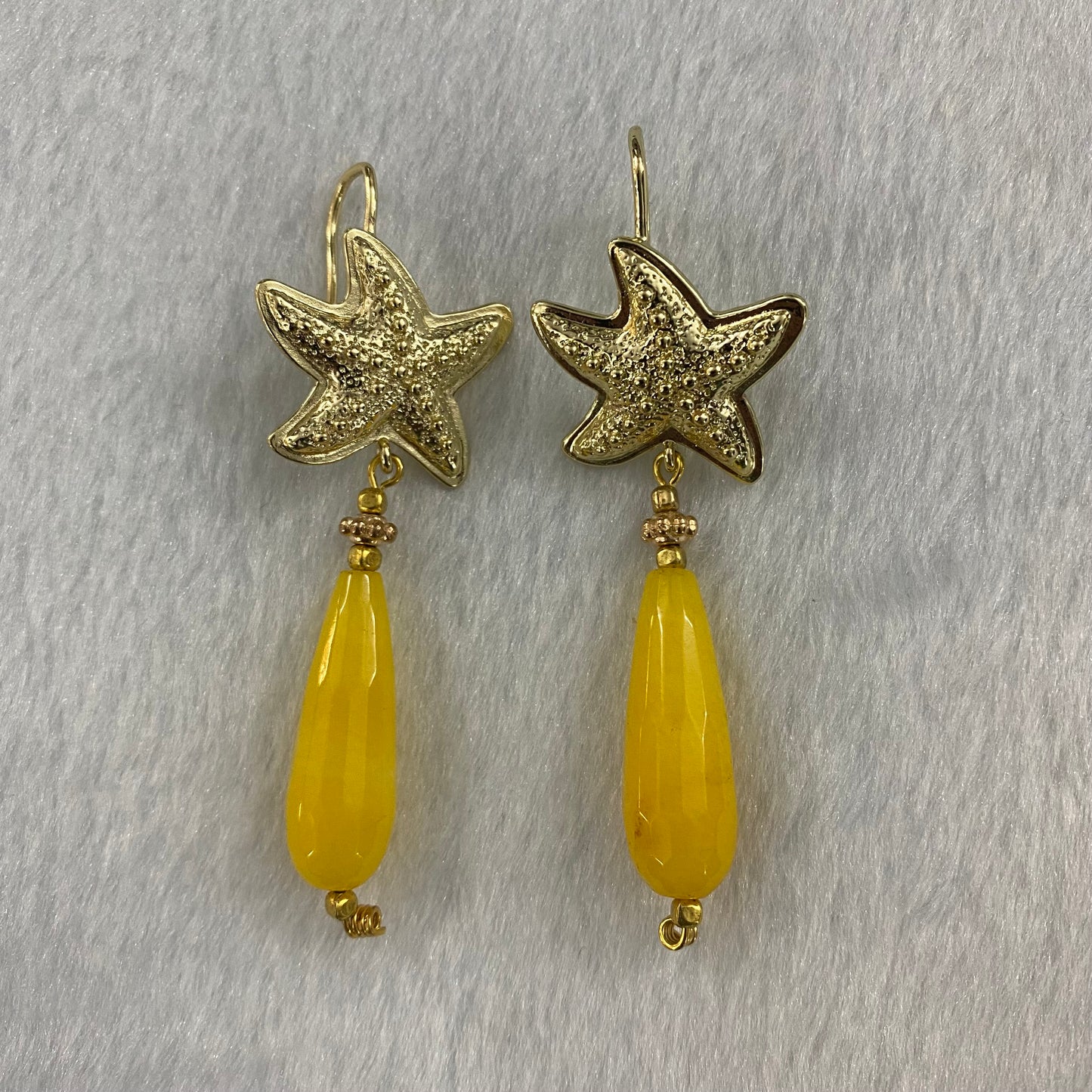 ๐ star earrings in zama and yellow agate drop
