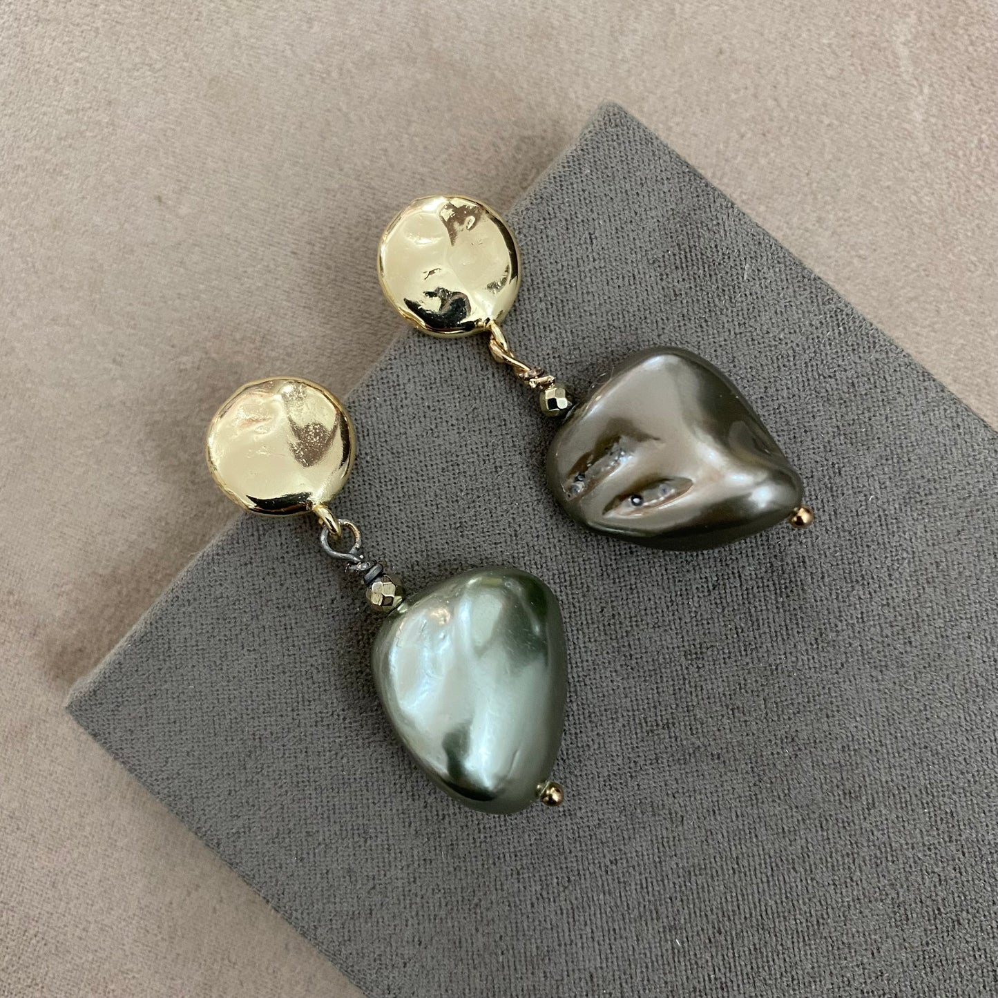 🆕 bronze and pearl earrings