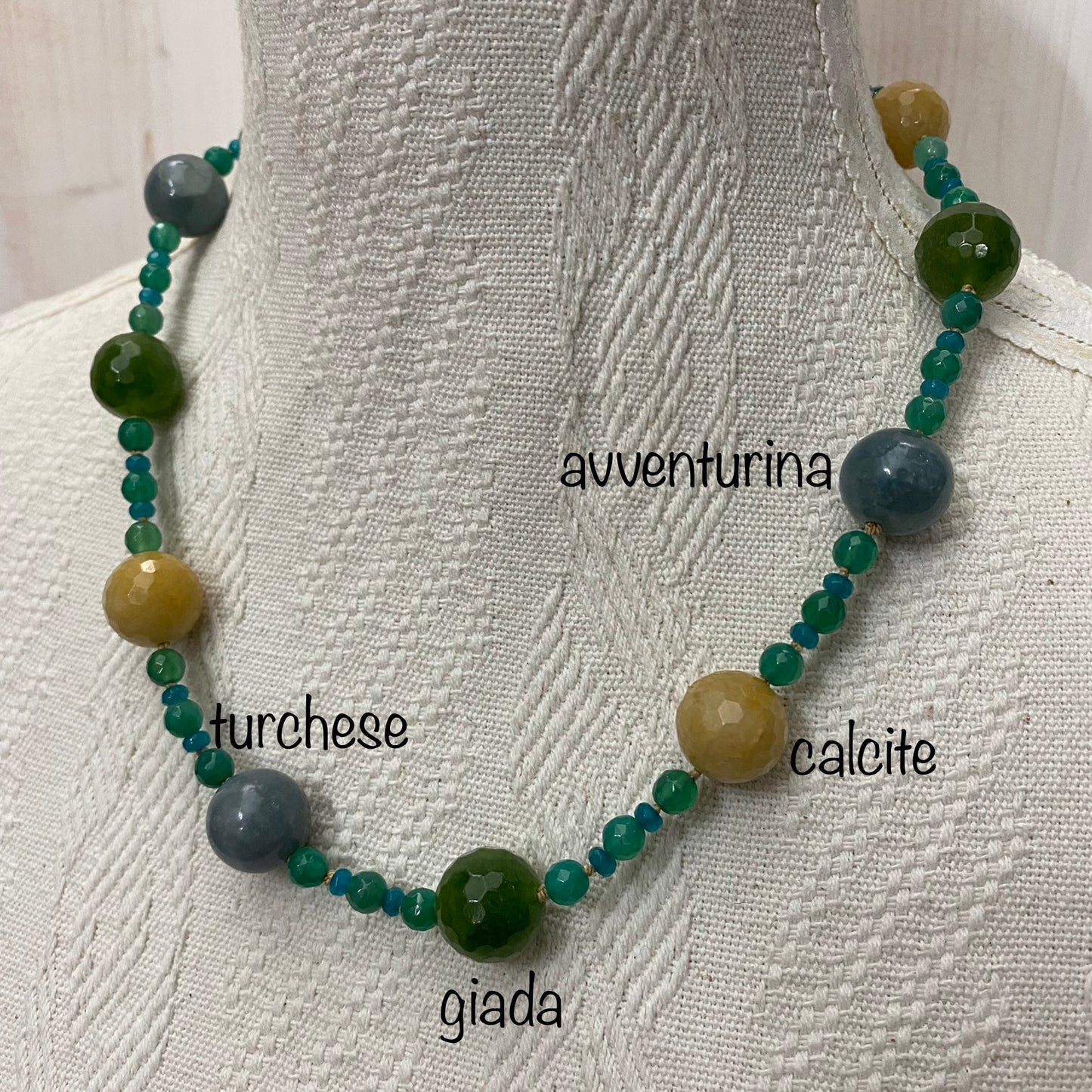 55.5 cm necklace in turquoise, jade, aventurine and calcite