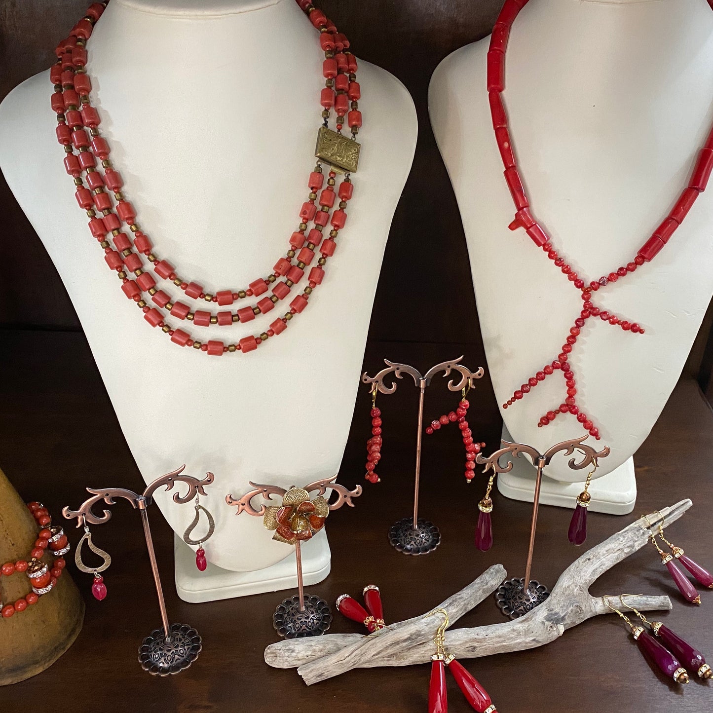 75cm necklace in silver and coral