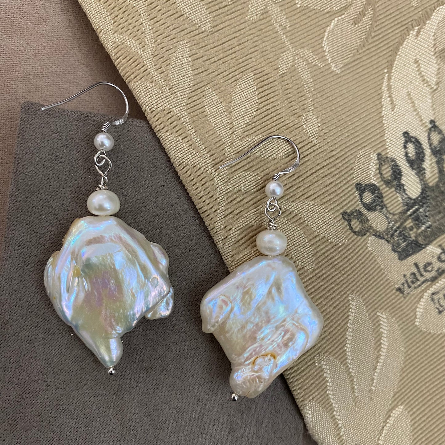 🆕 silver and river pearl earrings