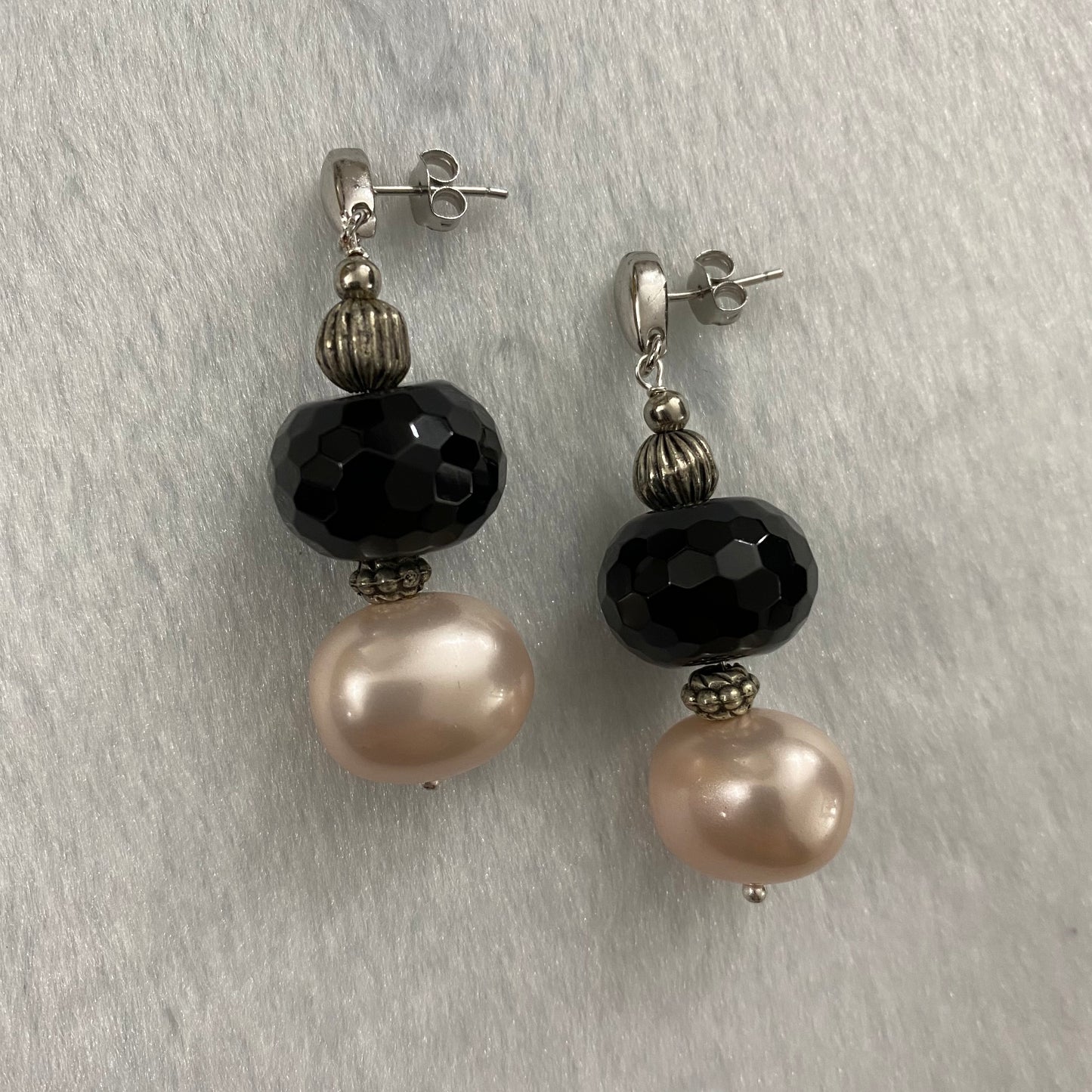 ๐ silver, onyx and pearl earrings