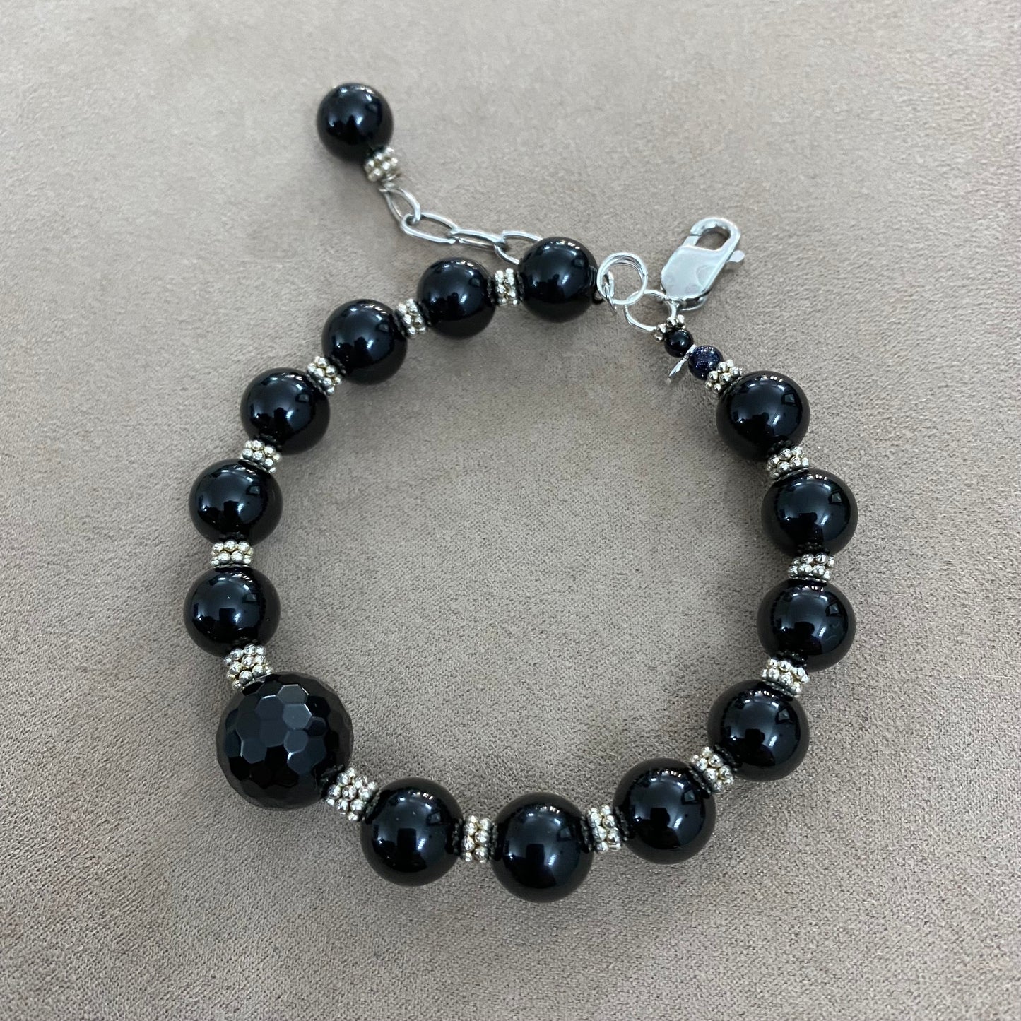 cm bracelet in silver and onyx