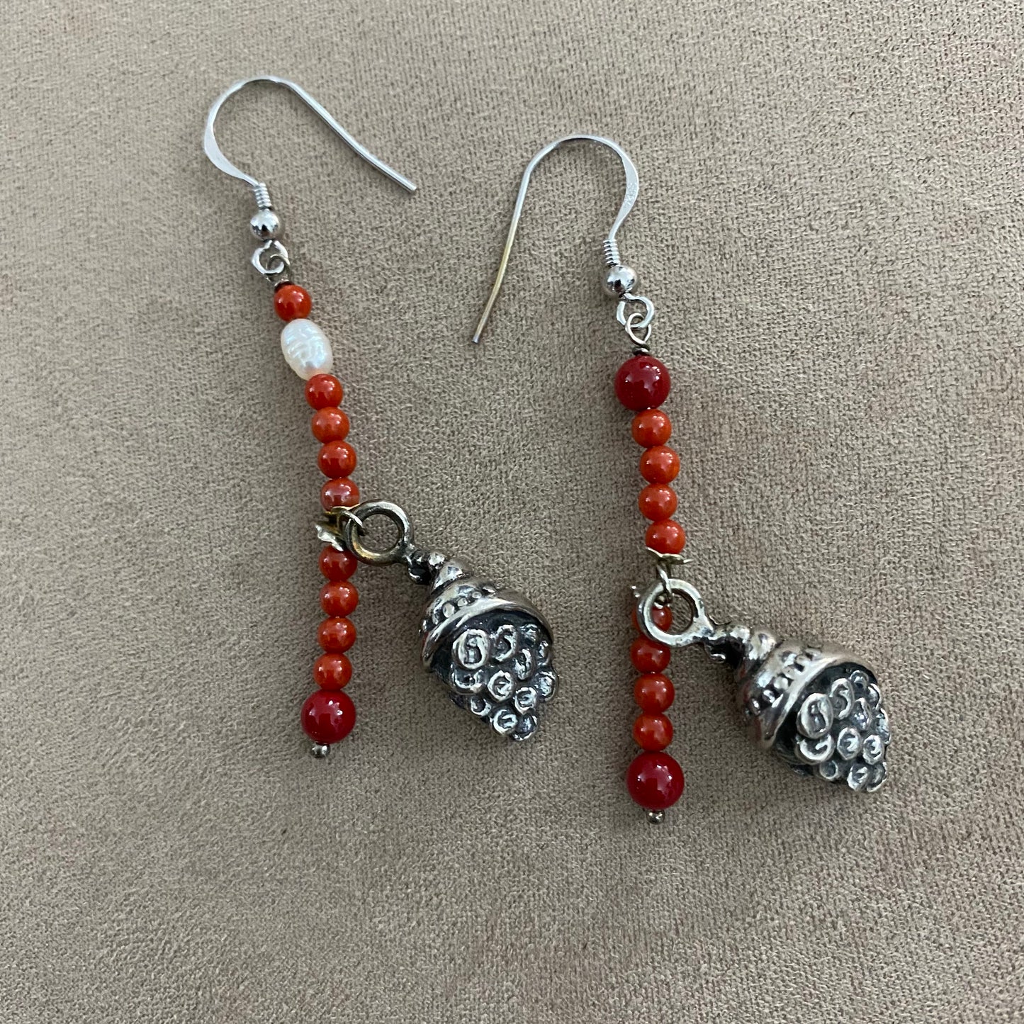 ๐ Silver and coral earrings with cornucopias