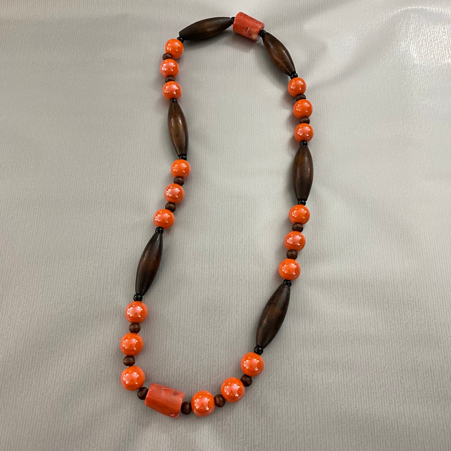 70cm necklace in ceramic, wood and bamboo coral