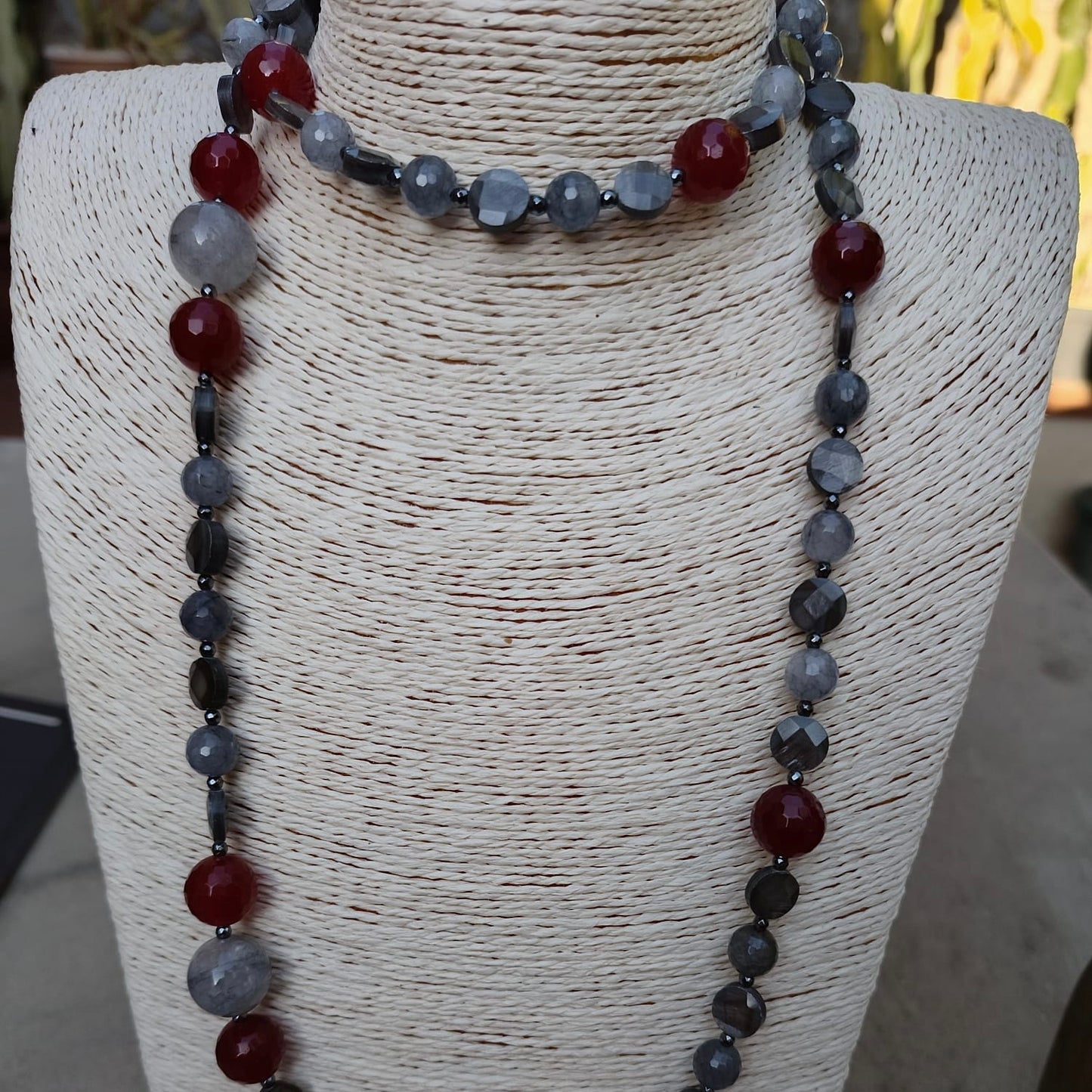 collana cm 109 in quarzo, giada, madreperla e ematite