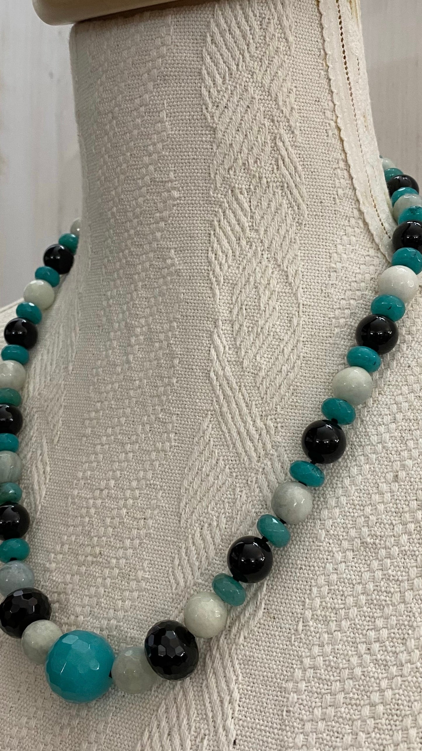 Collier de 64,5 cm en argent, aigue-marine, onyx et turquoise