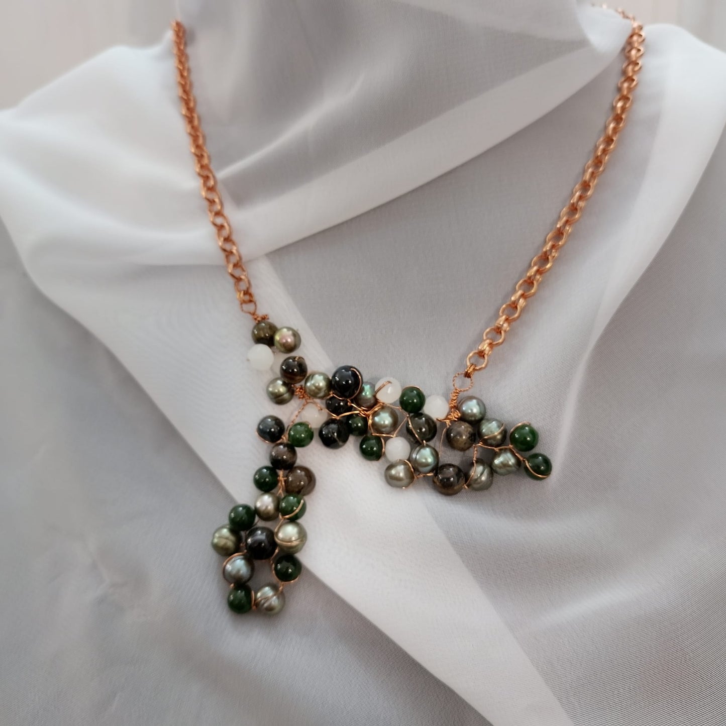 50 cm necklace in bronze, river pearls, onyx, tiger's eye and agate