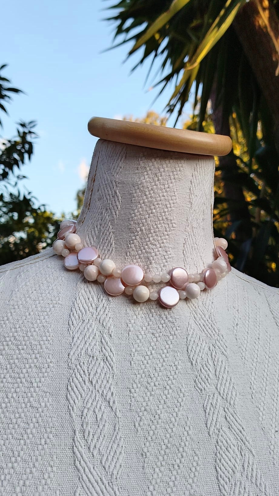 collana cm 92,5 in conchiglia, perle e giada
