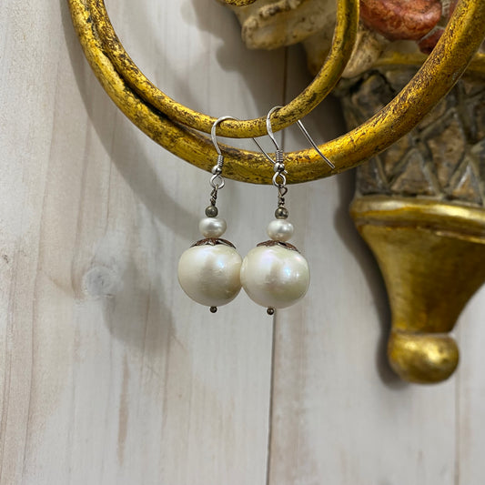 🆕 silver and pearl earrings