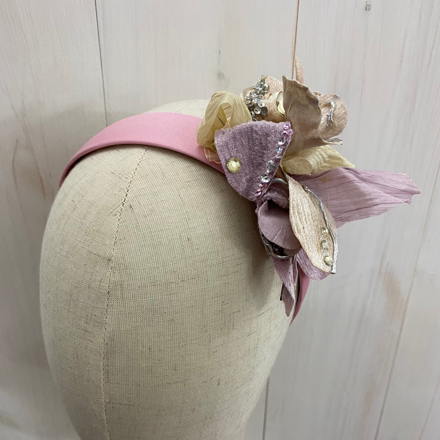 cerchietto rosa con fiore