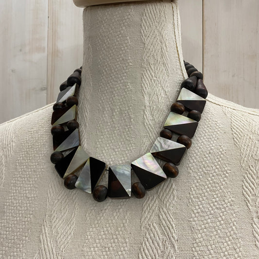 collana cm in legno e madreperla