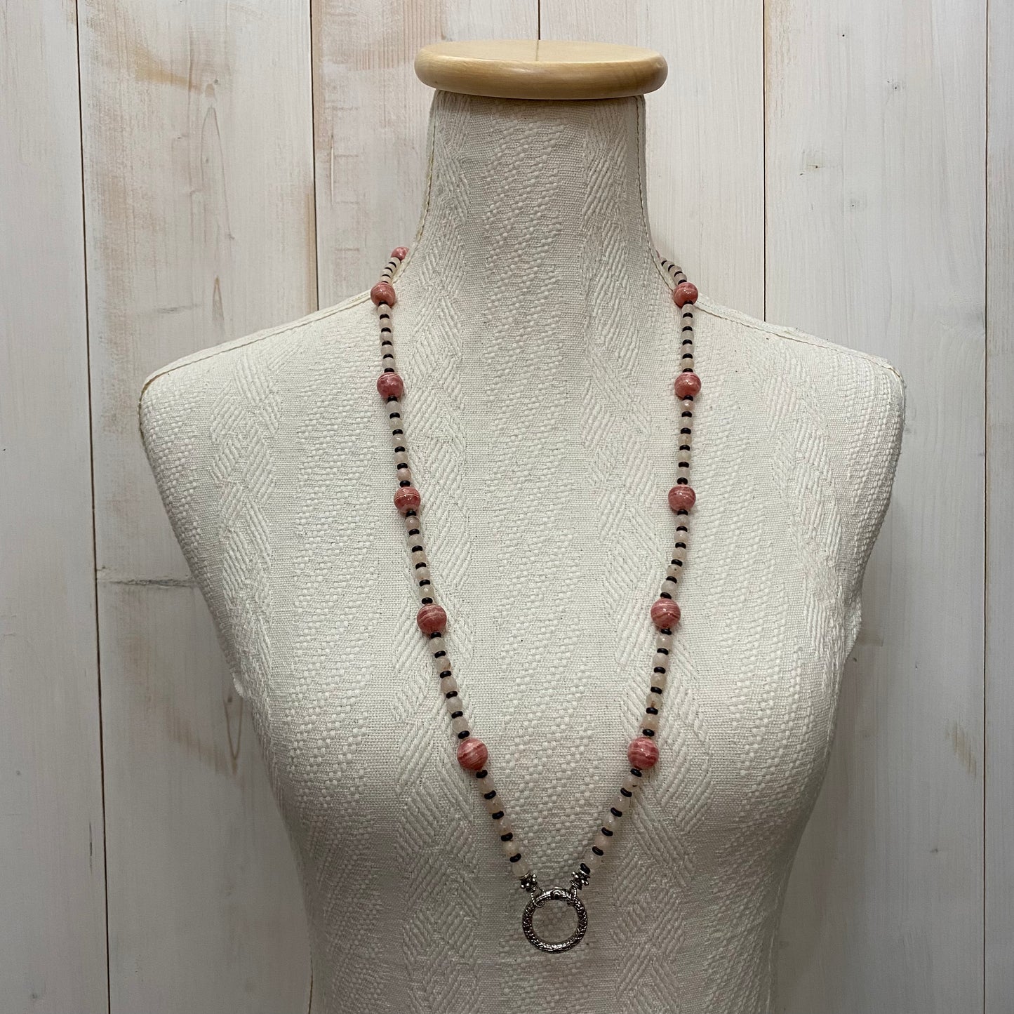 87cm necklace in rhodocrasite and quartz