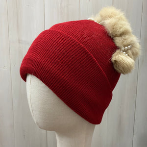 cappello rosso scuro con perline e pelliccetta