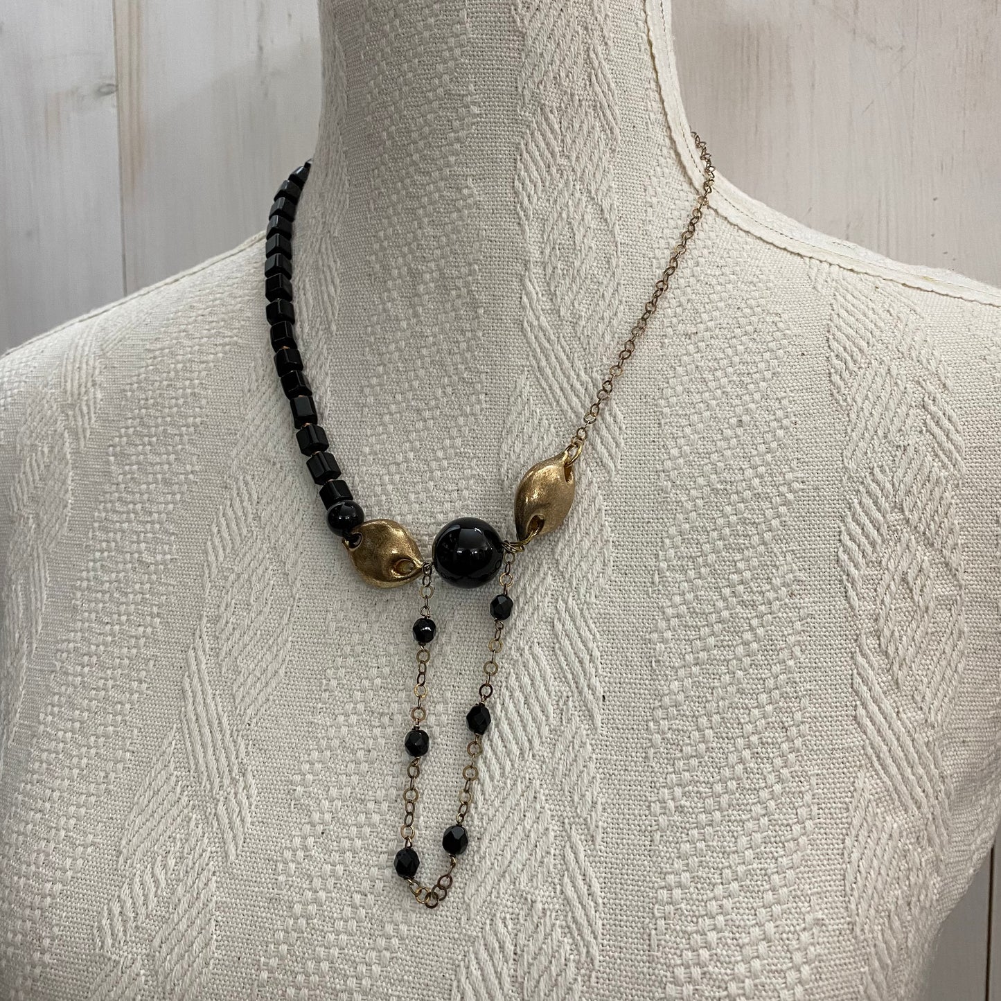 56cm necklace in silver and onyx